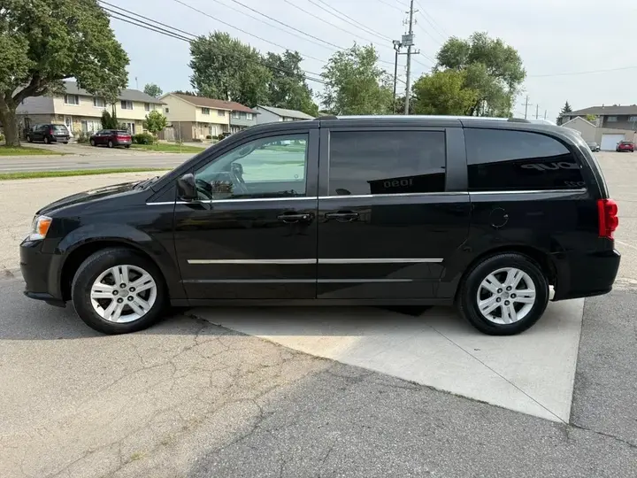 Dodge Grand Caravan 2013 photo 4