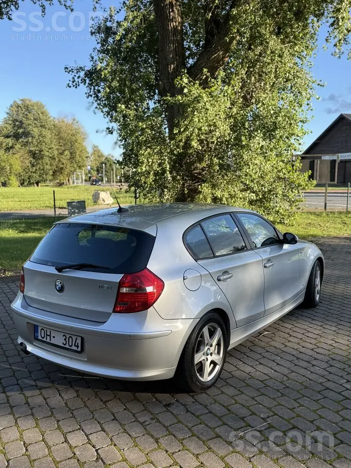 BMW 116I 2009 photo 2