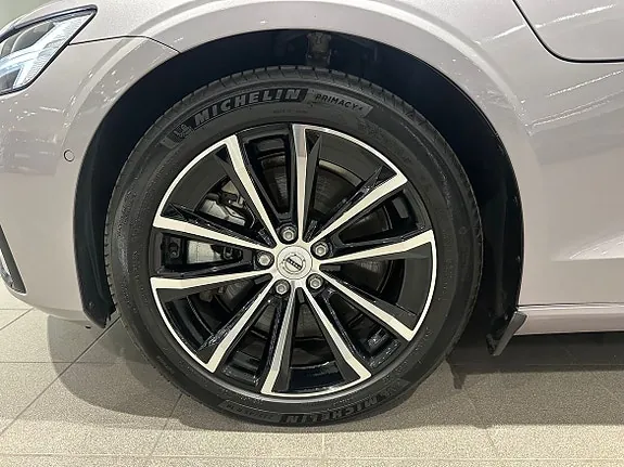 Volvo V60 2026 photo 2