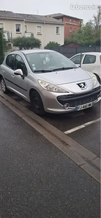 Peugeot 207 2008 photo 2