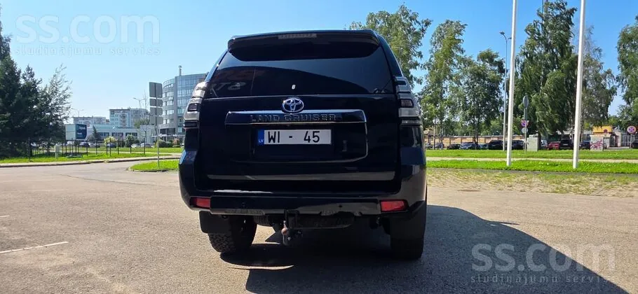 Toyota Land Cruiser 2021 photo 5