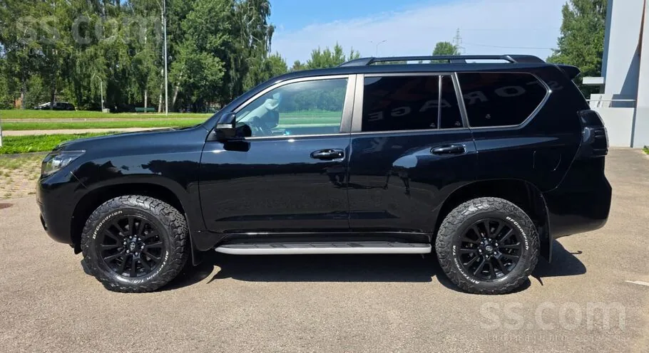 Toyota Land Cruiser 2021 photo 2