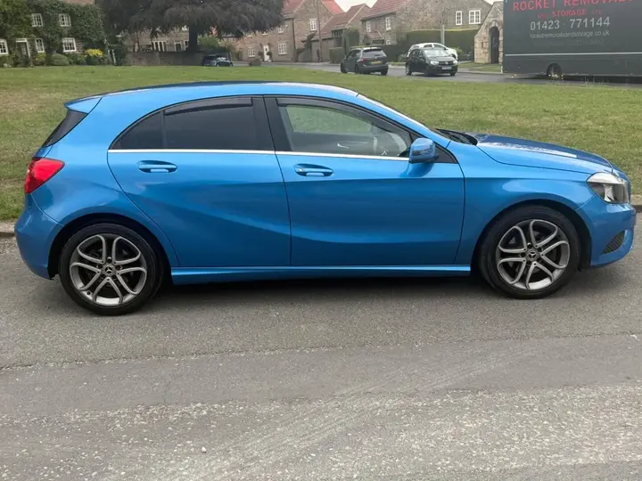 Mercedes-Benz A-Class 2014 photo 2