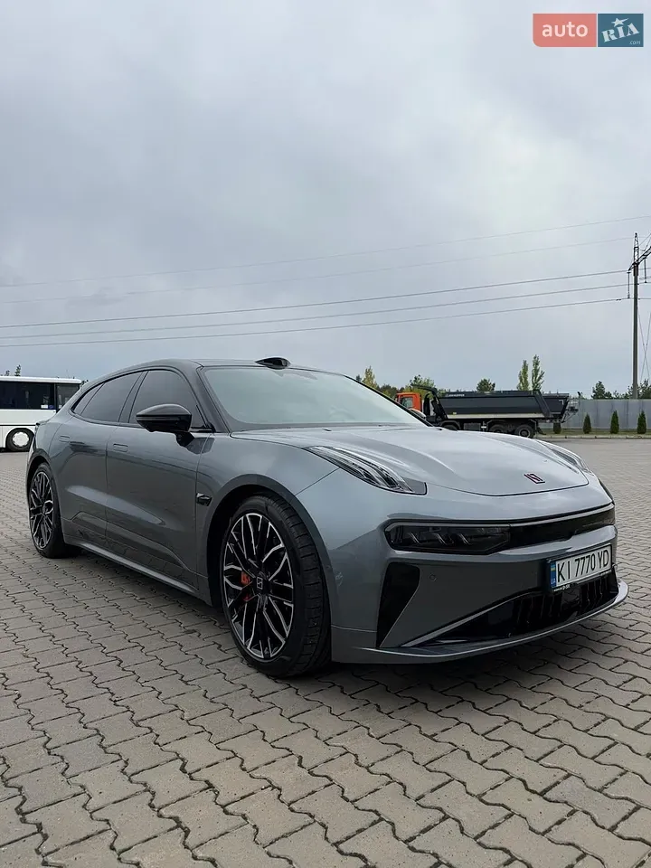Zeekr 001