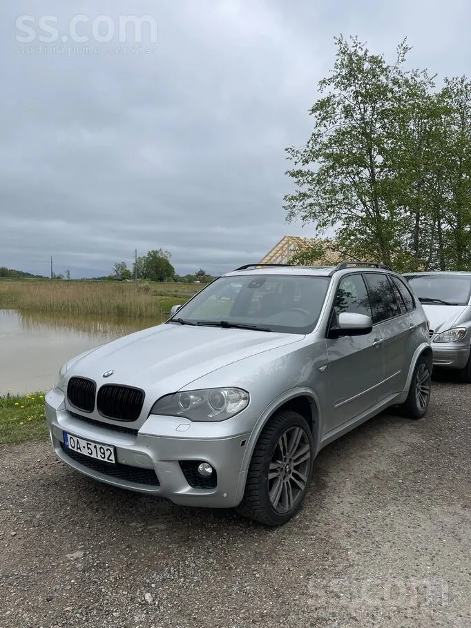 BMW X5 2012 photo 2