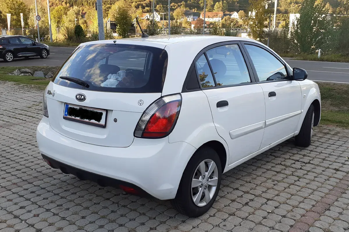 Kia Rio 2010 photo 2