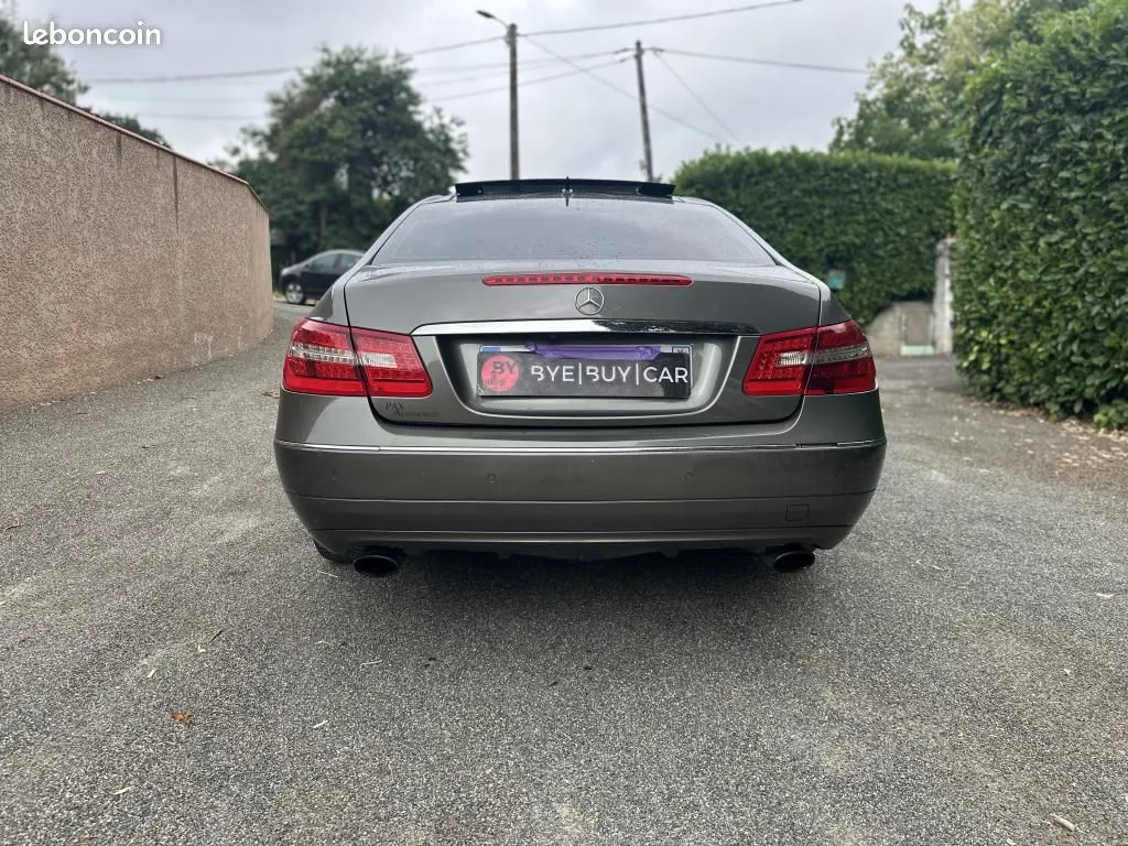 Mercedes-Benz E-Class 2009 photo 5