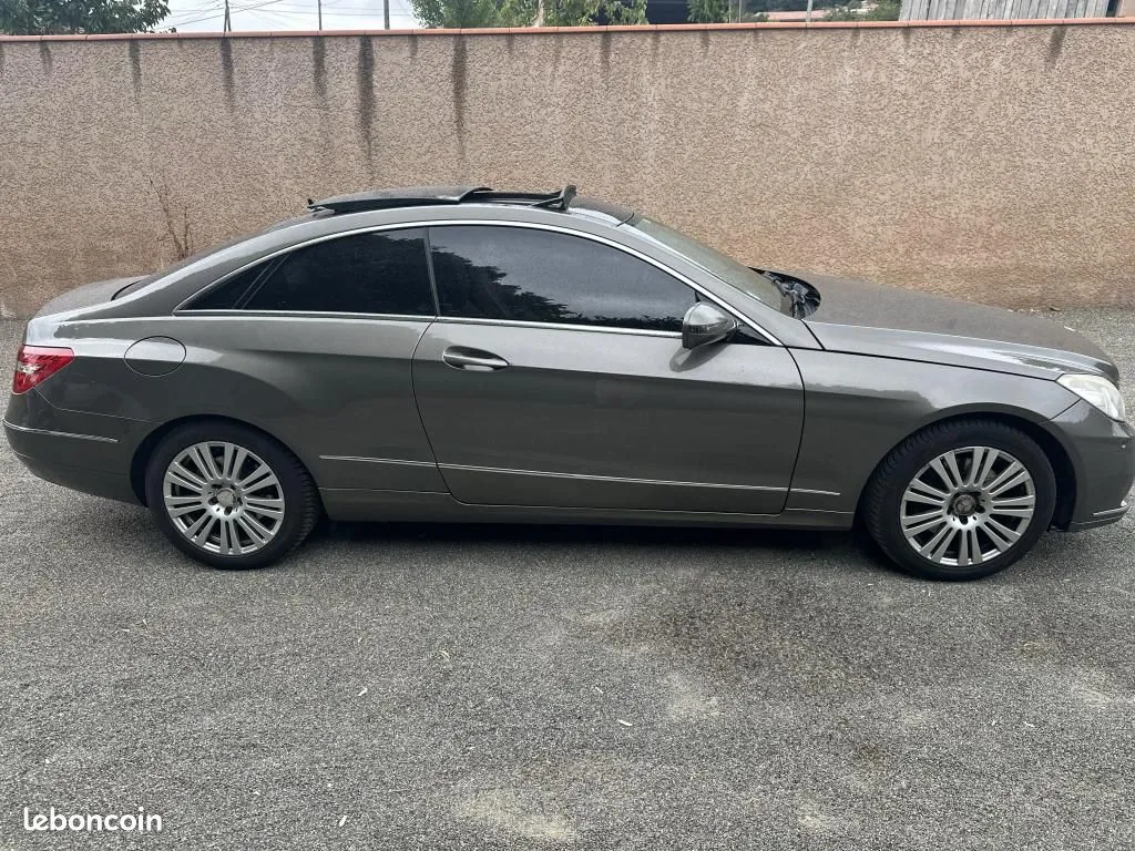 Mercedes-Benz E-Class 2009 photo 4