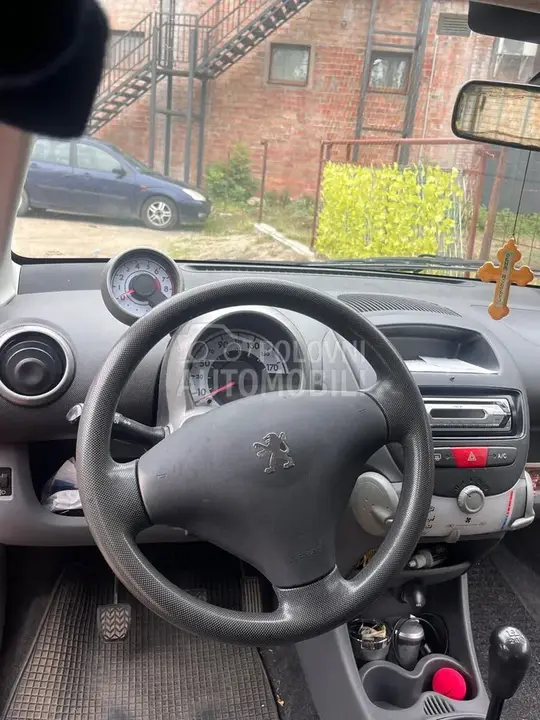 Peugeot 107 2006 photo 4