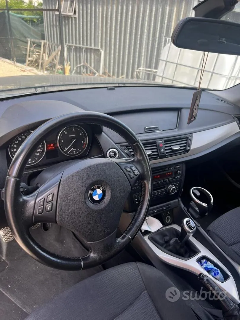 BMW X1 2012 photo 2