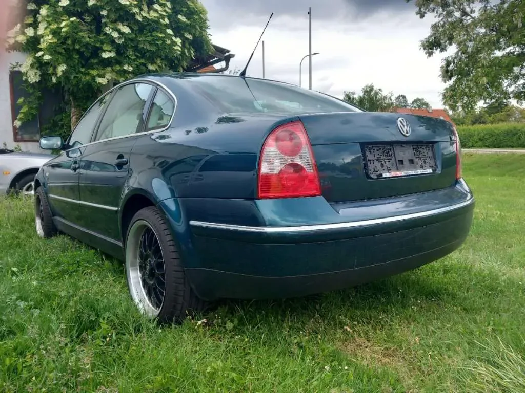 Volkswagen Passat 2001 photo 2