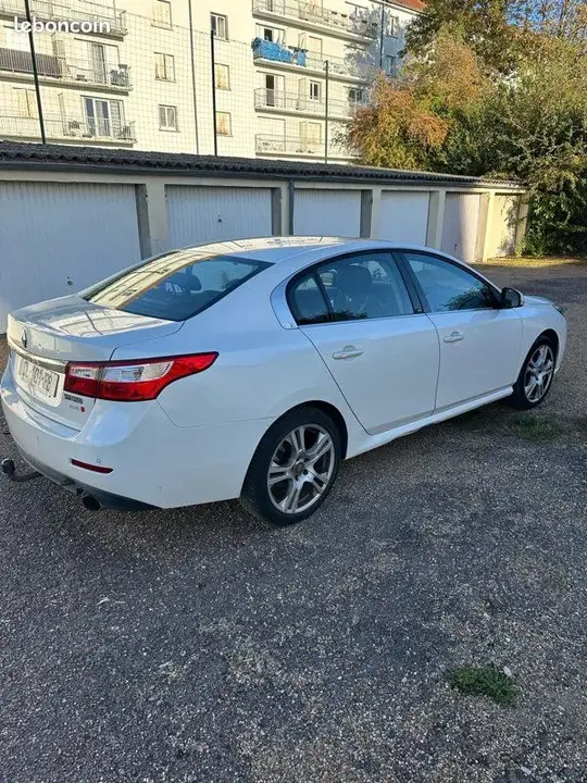 Renault Latitude 2013 photo 2