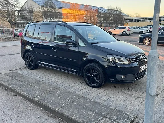 Volkswagen Touran 2014 photo 2
