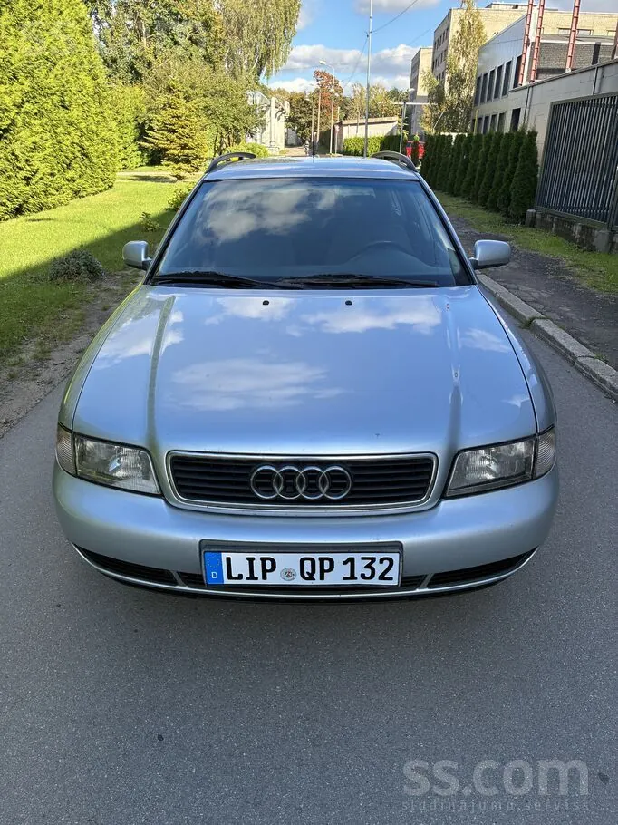 Audi A4 1997 photo 3