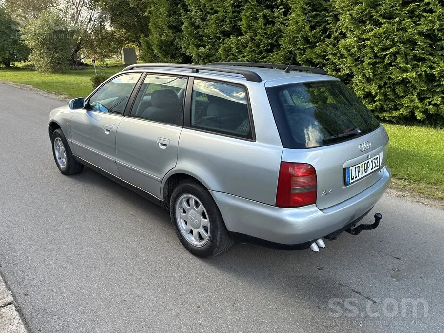Audi A4 1997 photo 4
