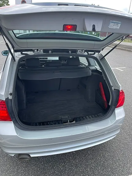 BMW 318D 2009 photo 5
