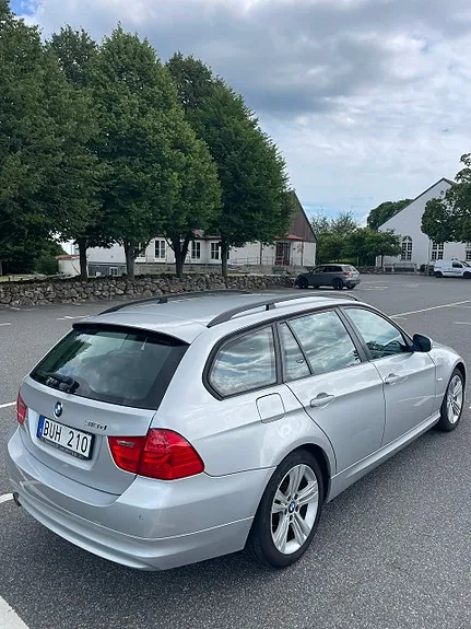 BMW 318D 2009 photo 4