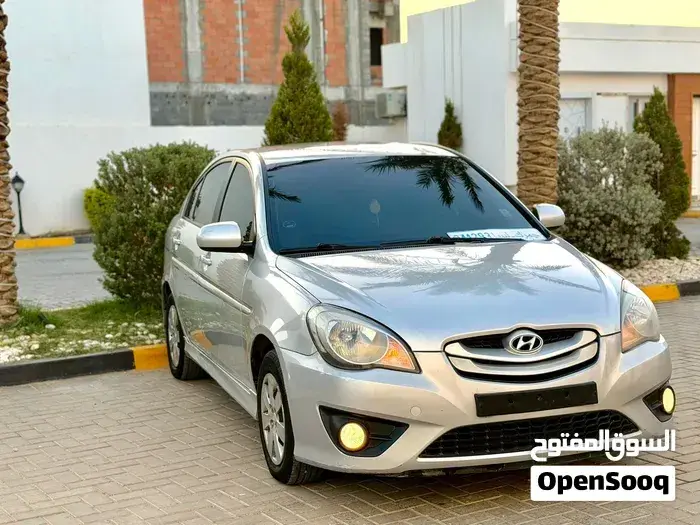 Hyundai Accent 2012 photo 2