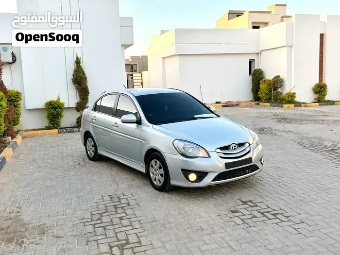 Hyundai Accent 2012 photo 4
