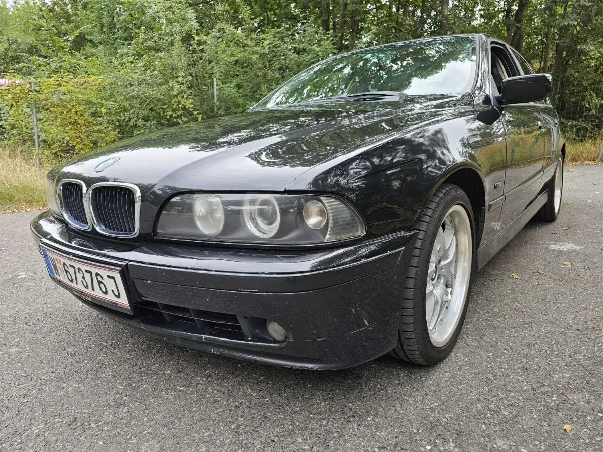 BMW 5 Series 2001 photo 2