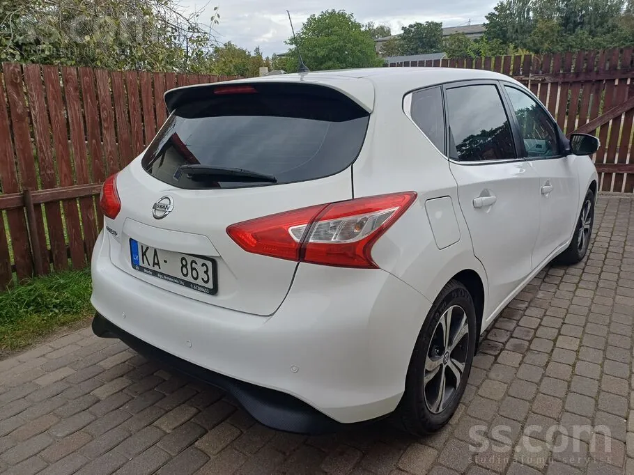 Nissan Pulsar 2015 photo 3