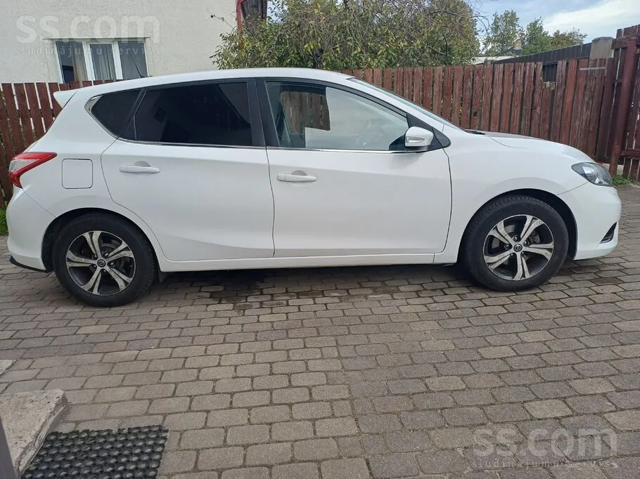 Nissan Pulsar 2015 photo 2