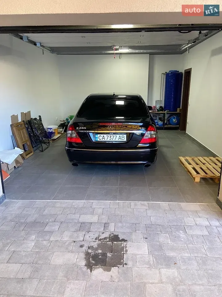 Mercedes-Benz E-Class 2008 photo 2