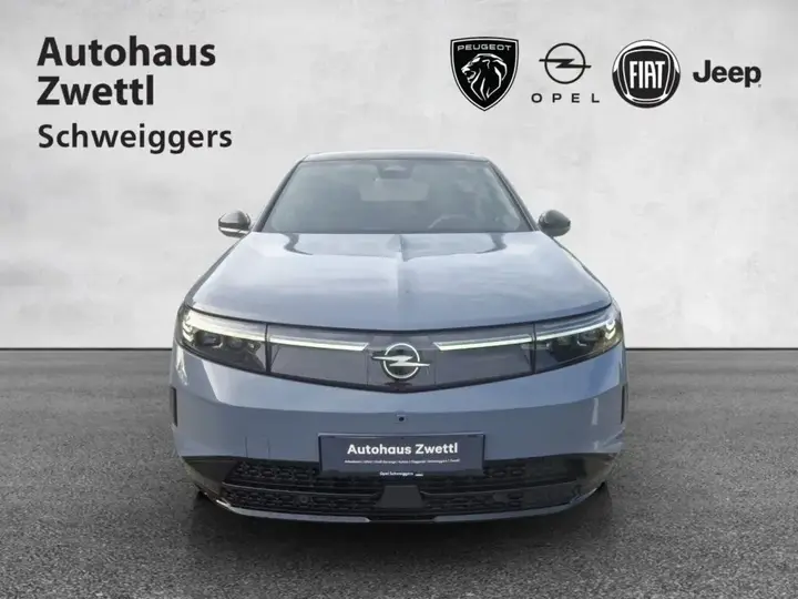 Opel Grandland photo 2