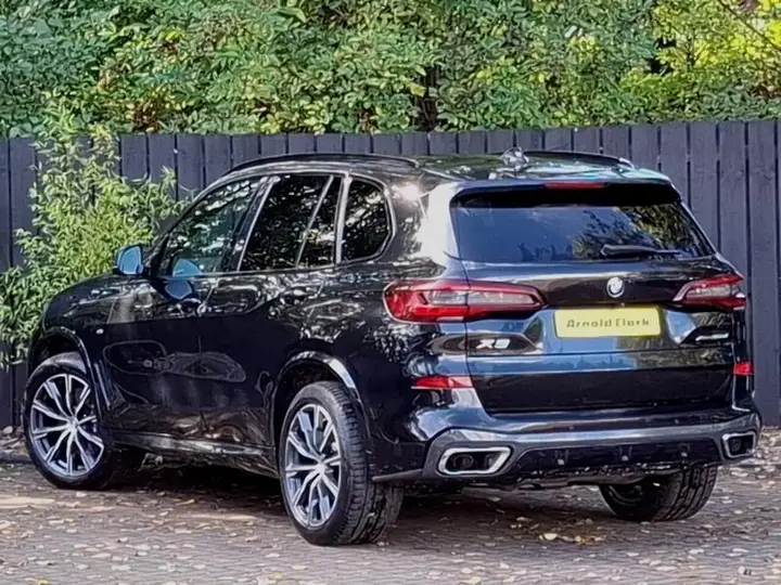 BMW X5 2021 photo 2