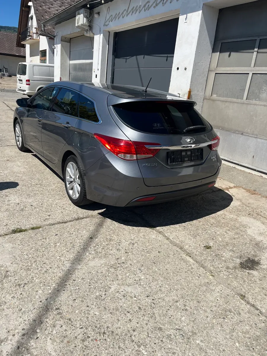 Hyundai I40 2011 photo 2