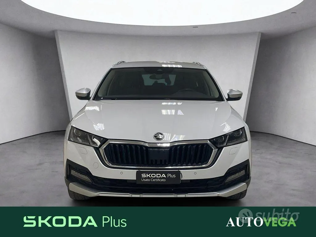 Skoda Octavia 2023 photo 2