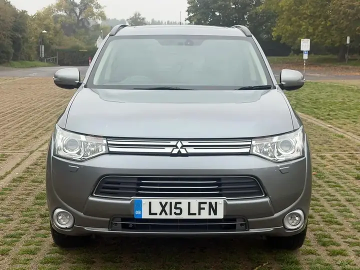 Mitsubishi Outlander 2015 photo 2
