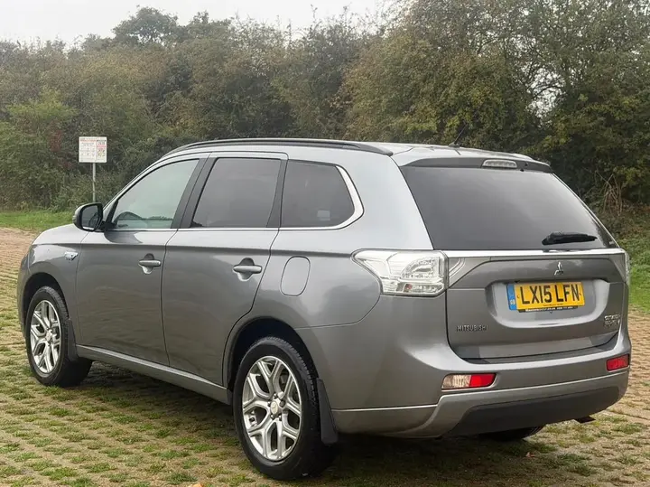 Mitsubishi Outlander 2015 photo 4