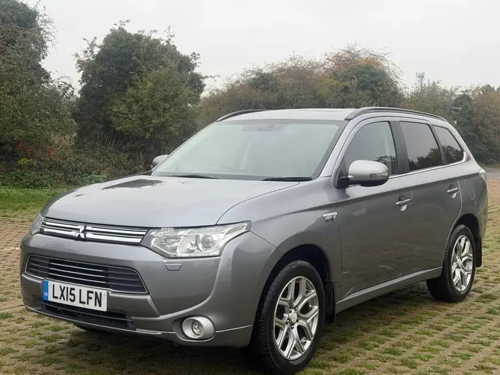 Mitsubishi Outlander 2015 photo 3