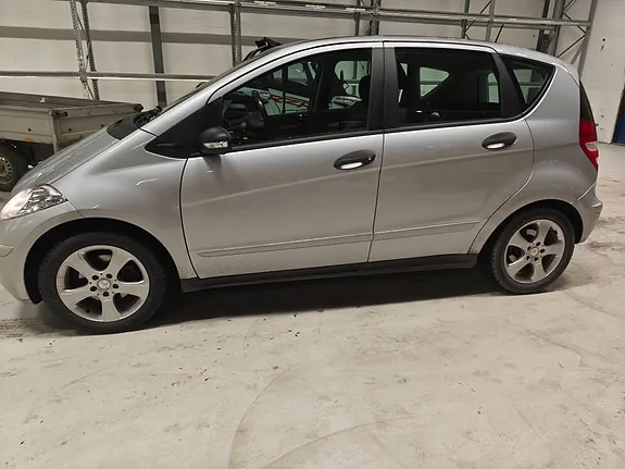 Mercedes-Benz A150 2005 photo 2