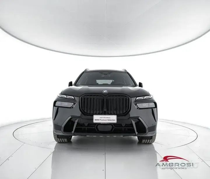 BMW X7 2025 photo 2