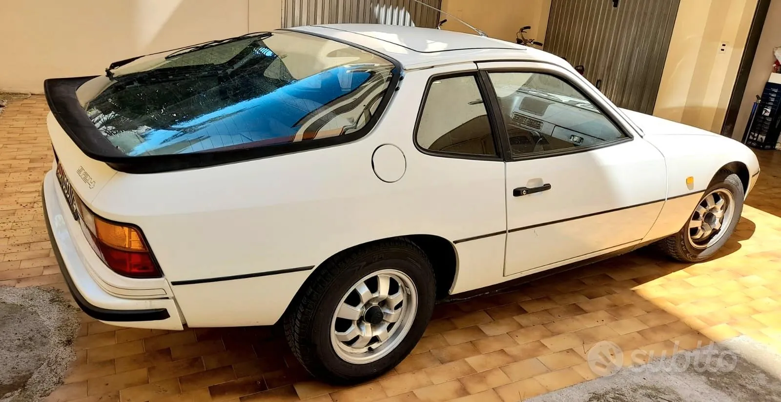 Porsche 924 1983 photo 5