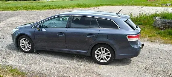 Toyota Avensis 2011 photo 5