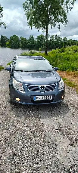 Toyota Avensis 2011 photo 2