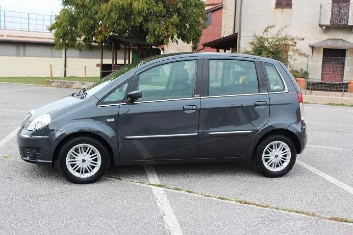 Lancia Musa 2009 photo 5