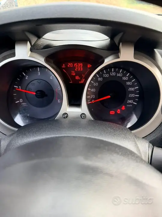 Nissan Juke 2011 photo 4
