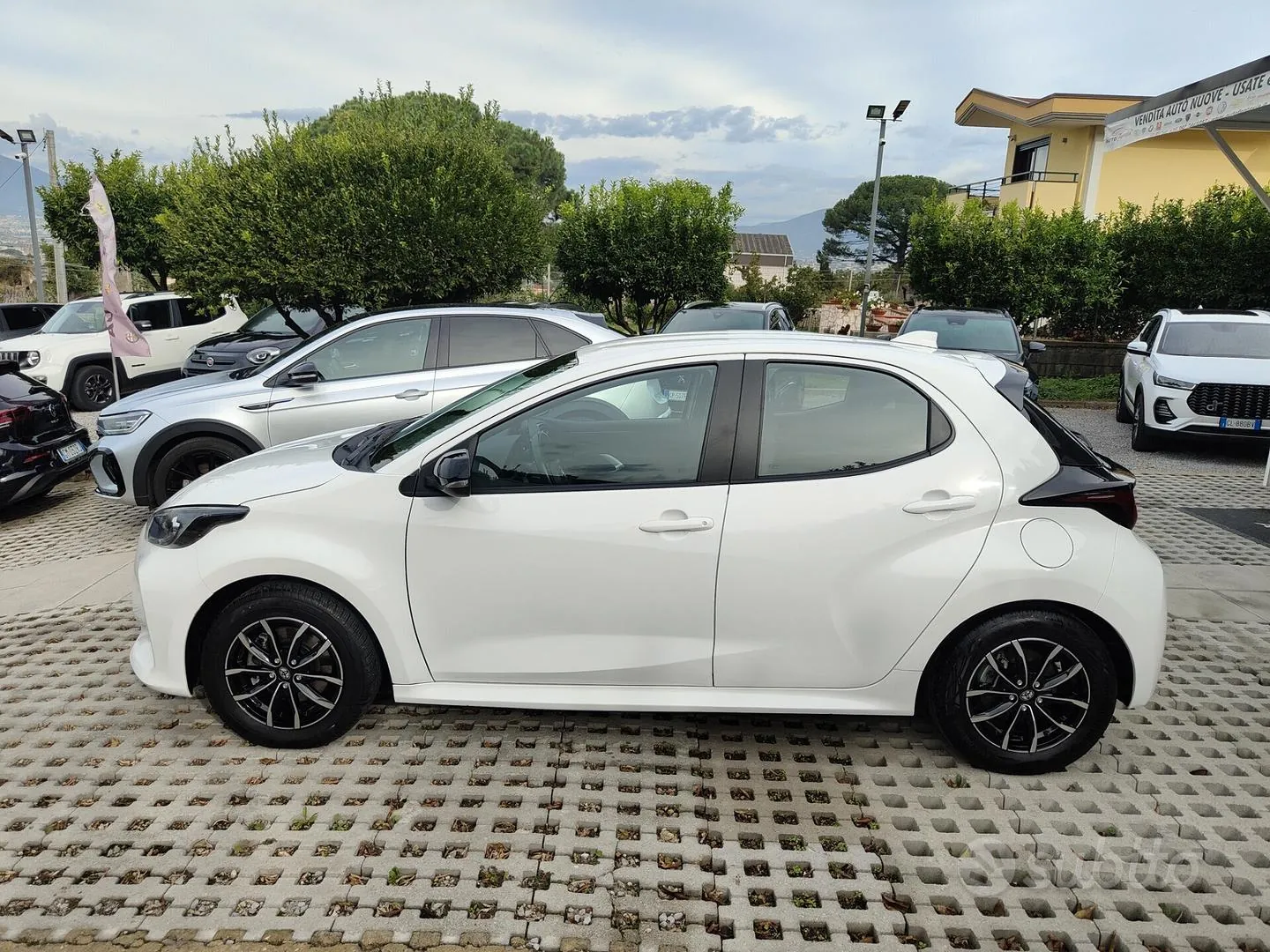 Toyota Yaris 2023 photo 4