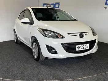 Mazda Demio 2014 photo 2