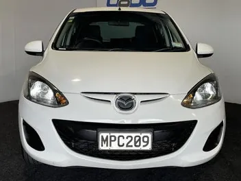 Mazda Demio 2014 photo 3