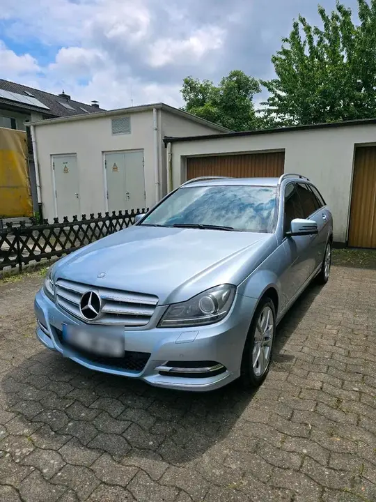 Mercedes-Benz C220