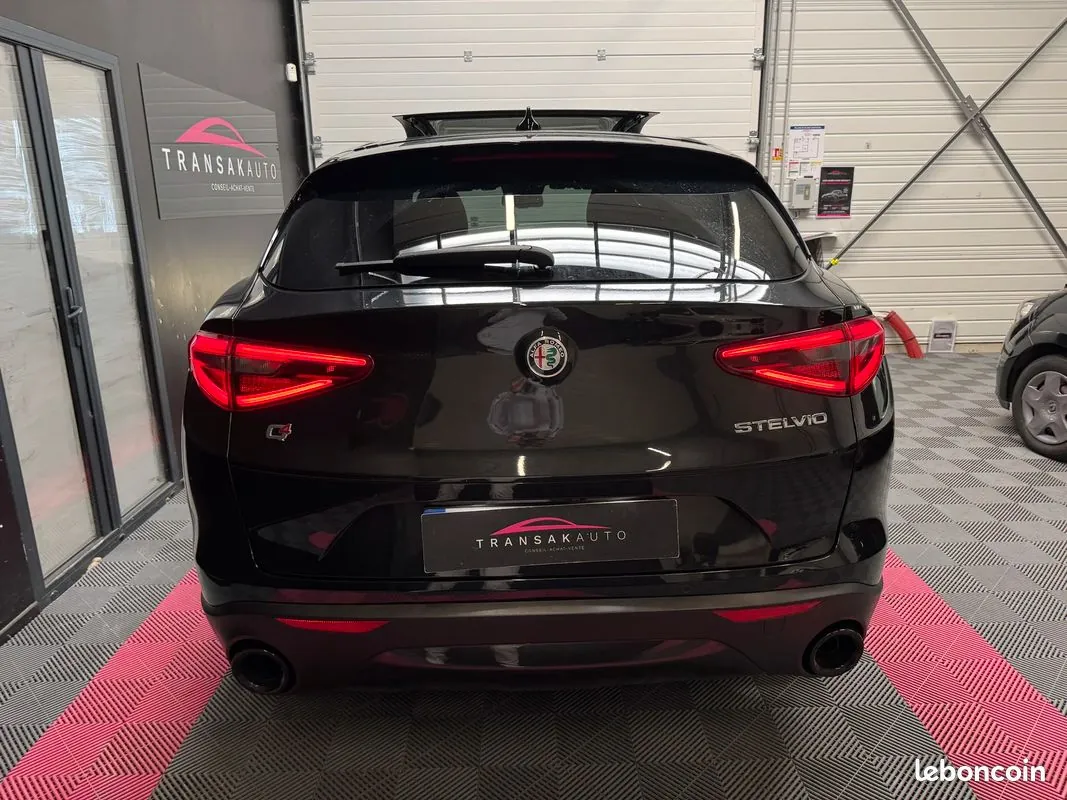 Alfa Romeo Stelvio 2022 photo 4