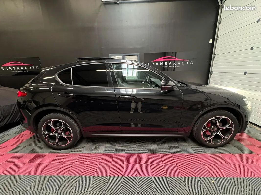 Alfa Romeo Stelvio 2022 photo 2
