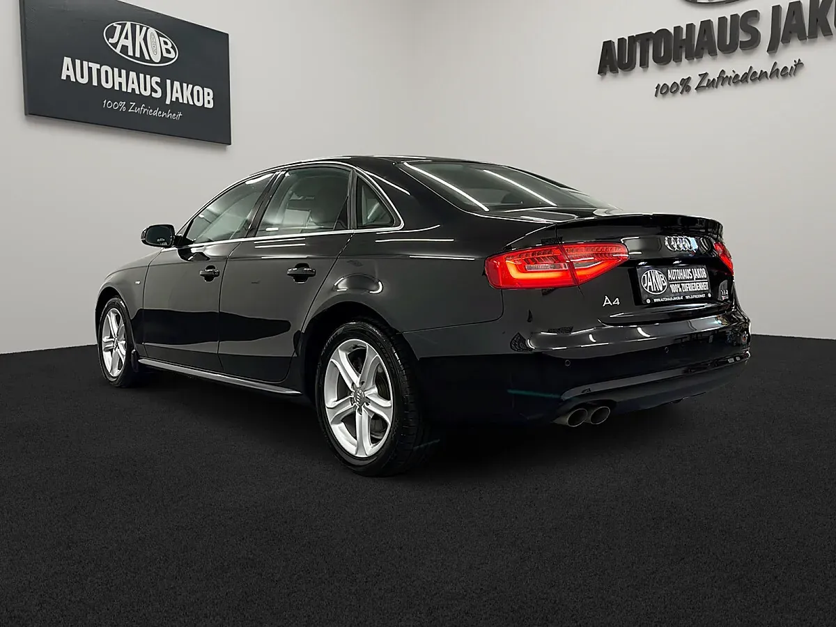Audi A4 2013 photo 2