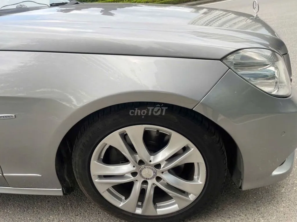 Mercedes-Benz E-Class 2009 photo 4