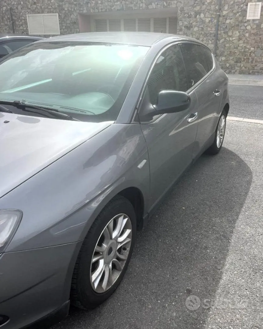 Lancia Delta 2012 photo 2
